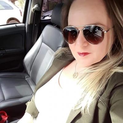 DÉBORA VILLANI SERRANO