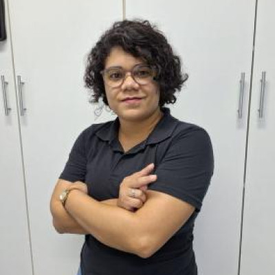 Krísia Guimarães Lima